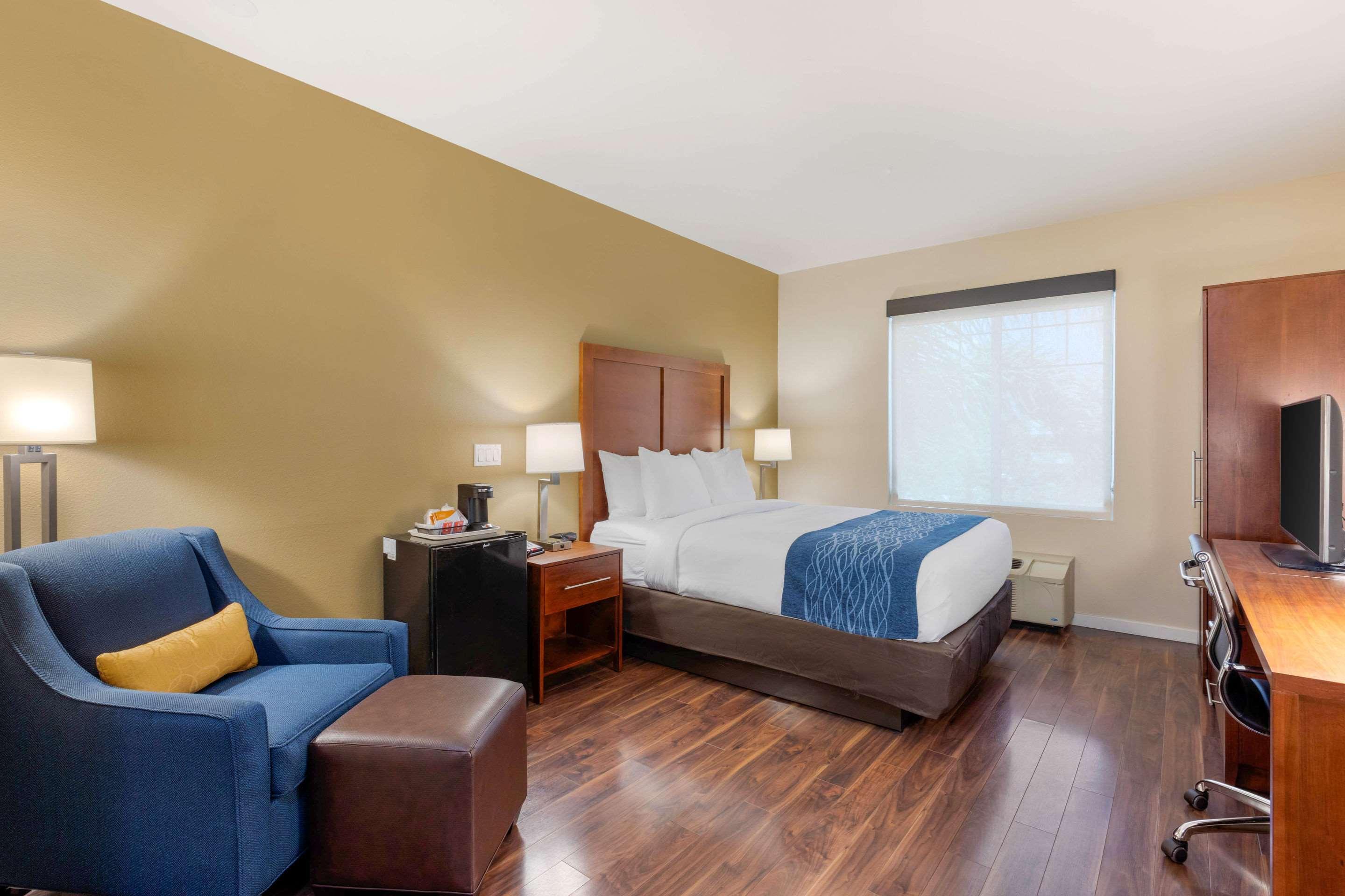 Comfort Inn & Suites Near Ontario Airport Exterior foto