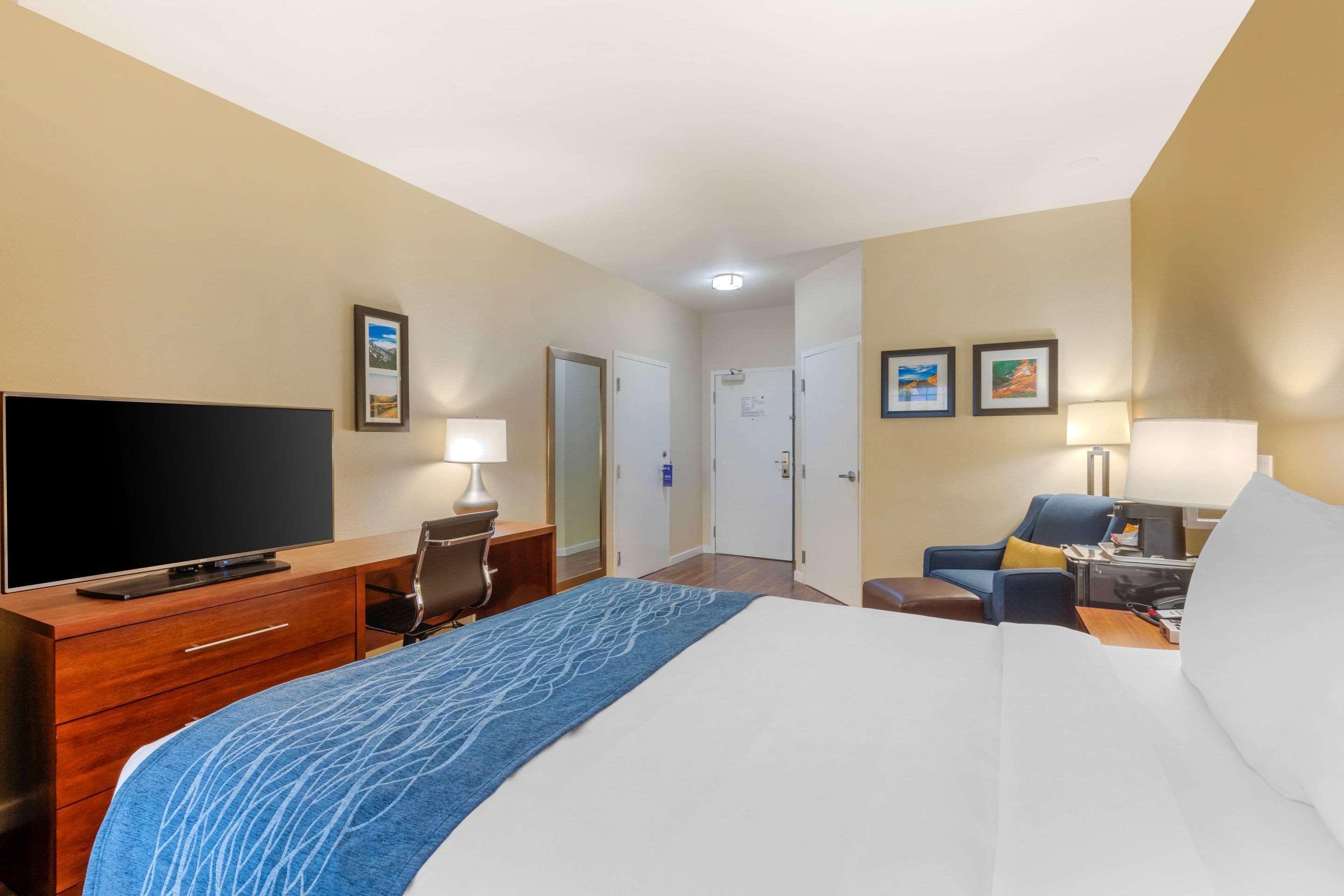 Comfort Inn & Suites Near Ontario Airport Exterior foto