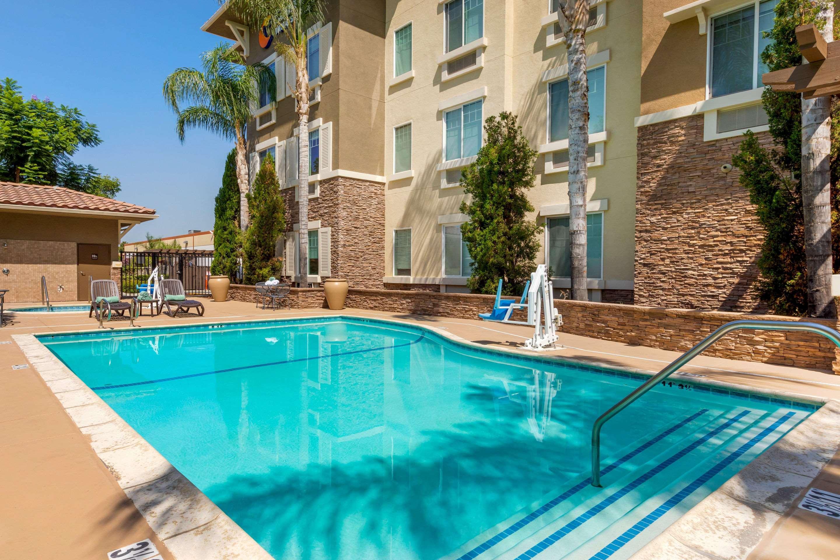 Comfort Inn & Suites Near Ontario Airport Exterior foto
