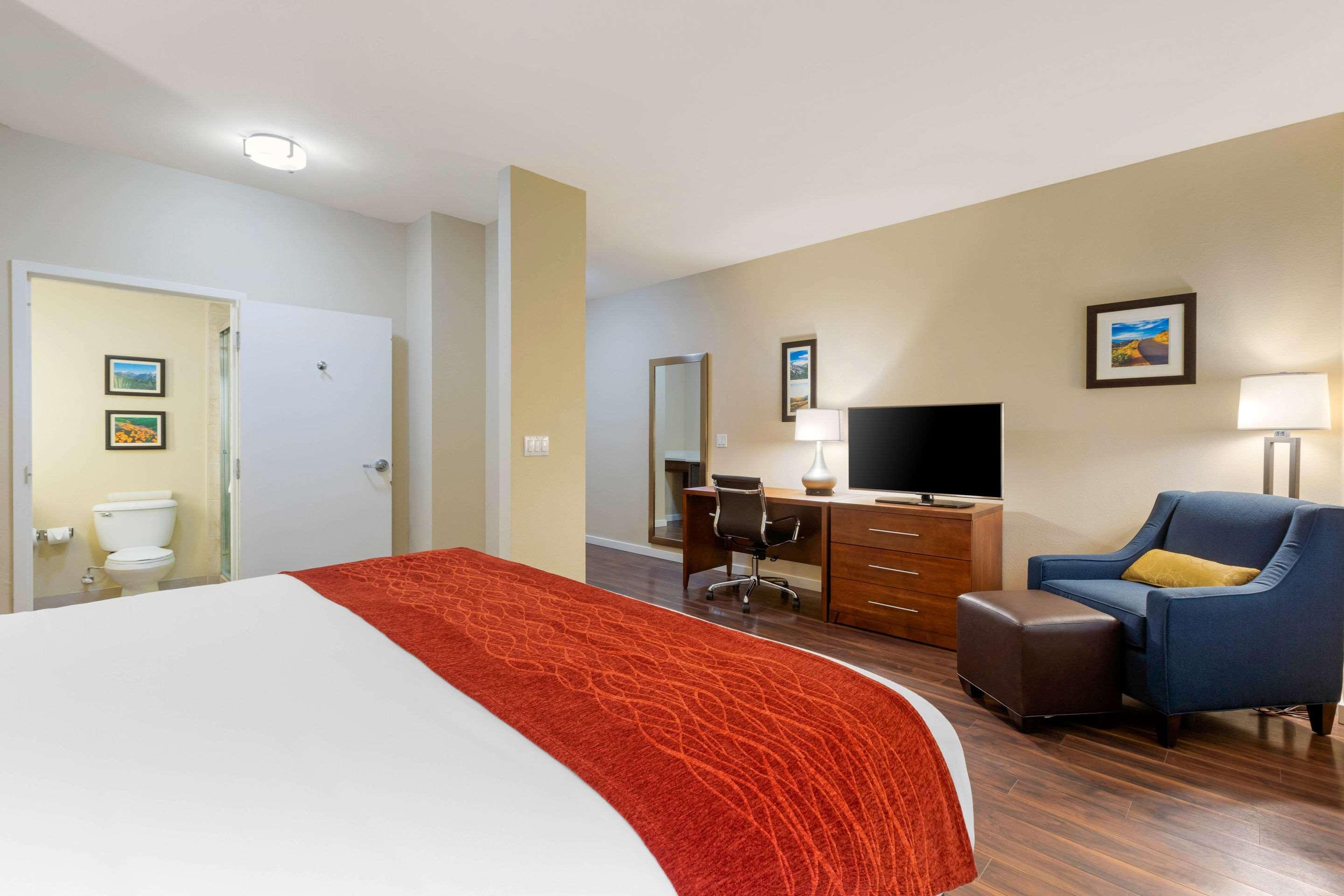 Comfort Inn & Suites Near Ontario Airport Exterior foto