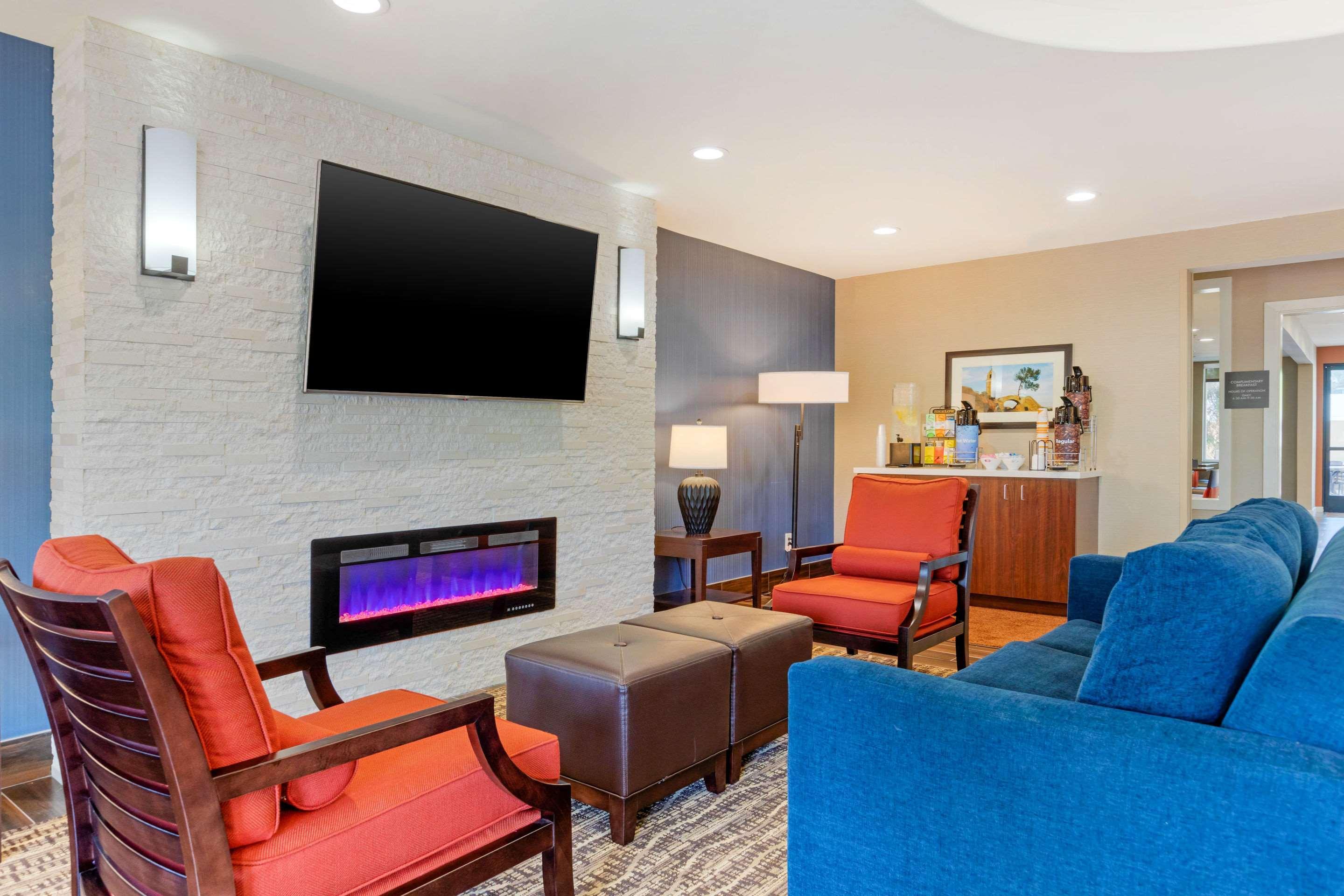 Comfort Inn & Suites Near Ontario Airport Exterior foto