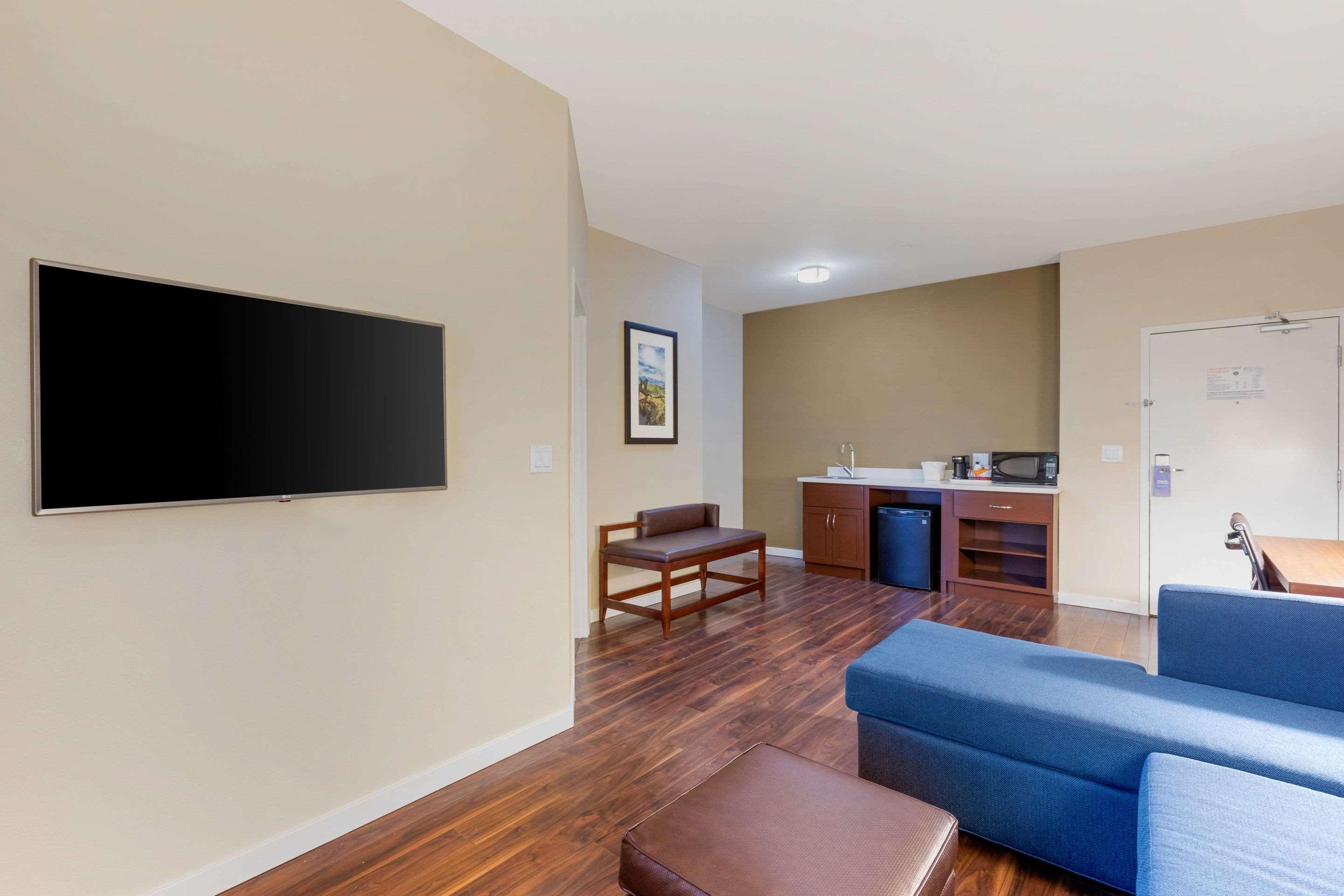 Comfort Inn & Suites Near Ontario Airport Exterior foto