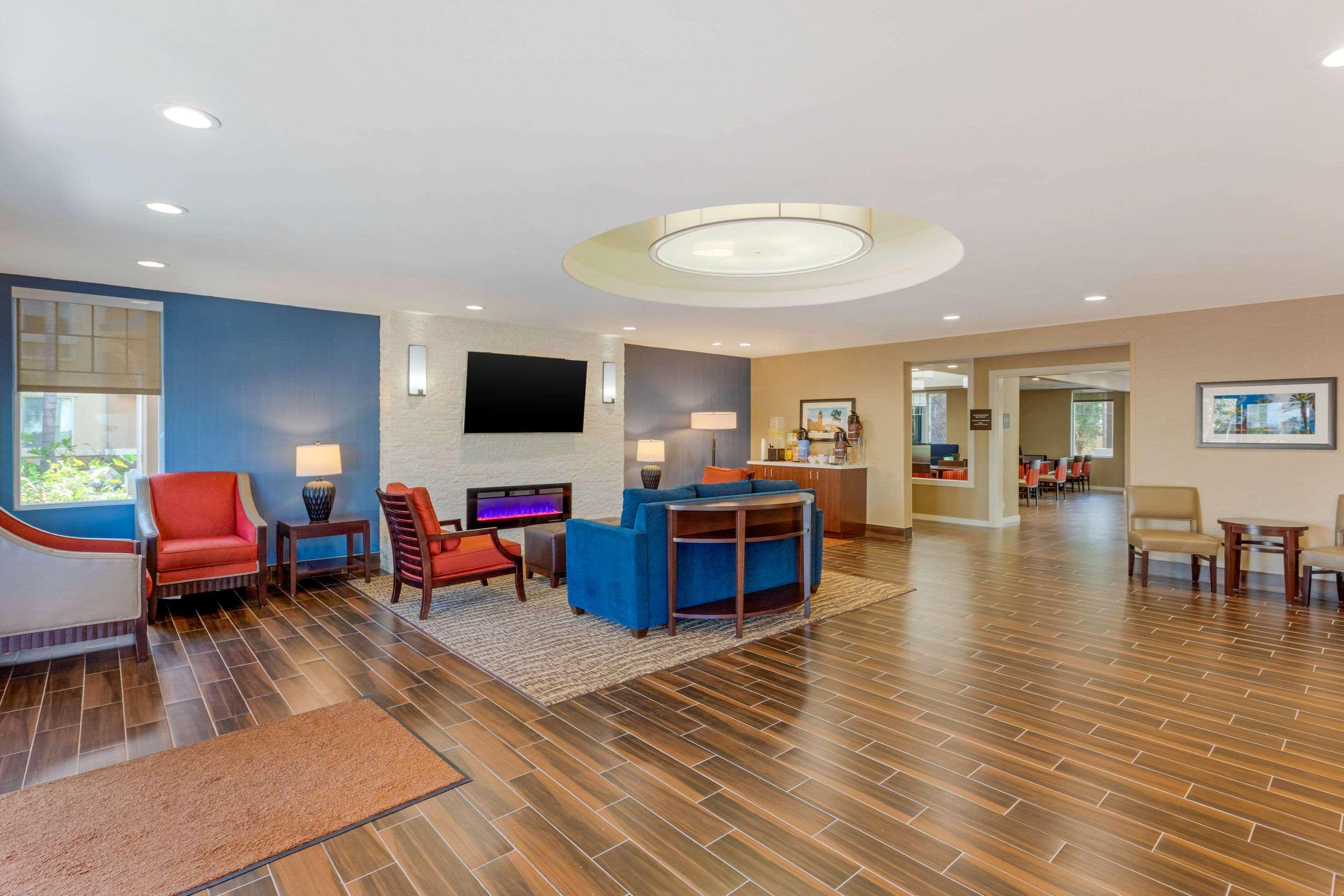 Comfort Inn & Suites Near Ontario Airport Exterior foto