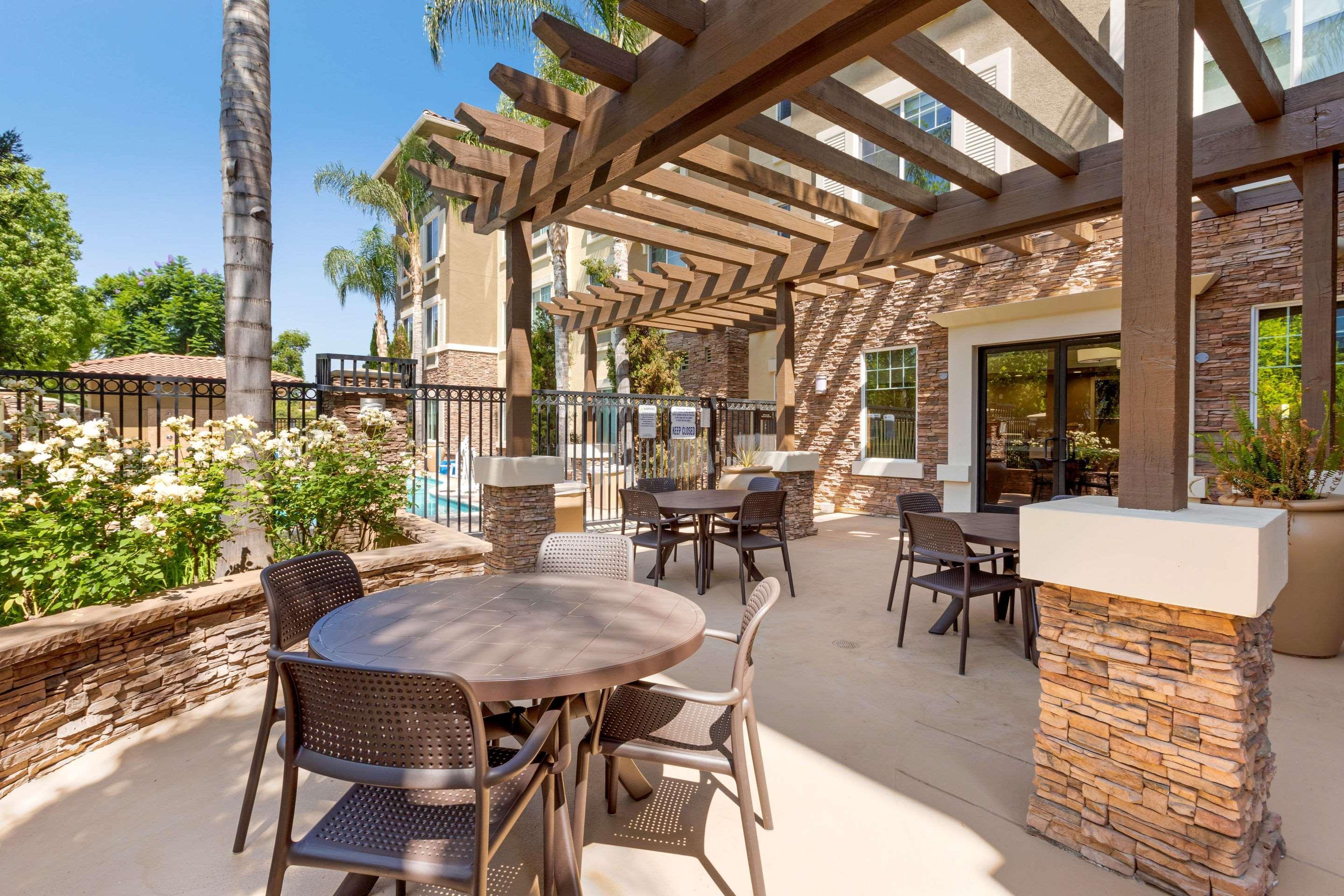 Comfort Inn & Suites Near Ontario Airport Exterior foto