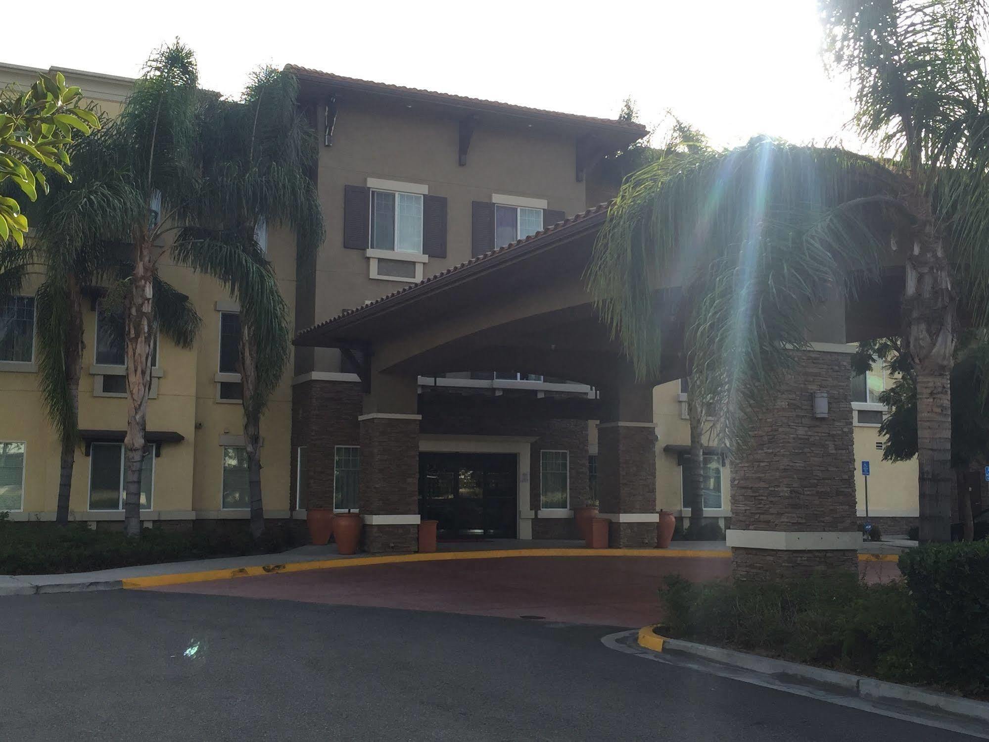 Comfort Inn & Suites Near Ontario Airport Exterior foto